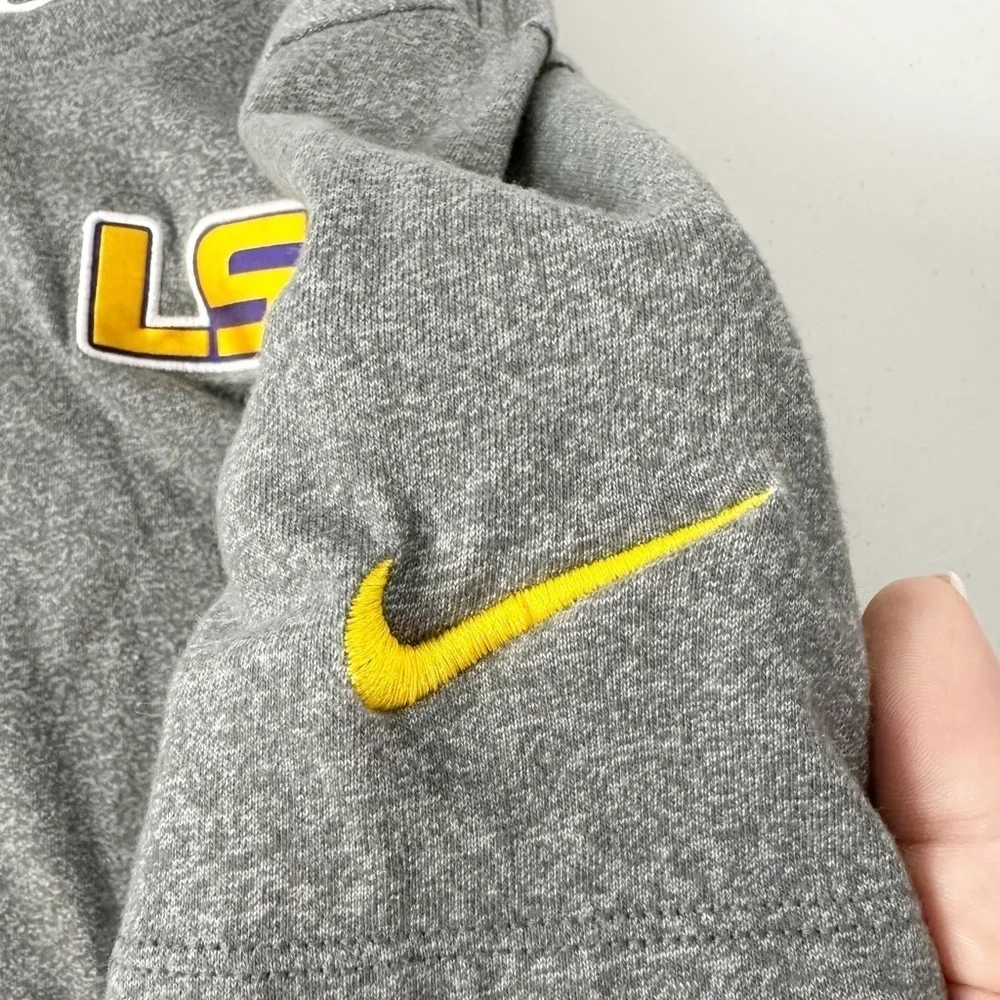 Nike LSU Embroidered Athletic Cut Crew Neck Short Sleeve Shirt Size Small